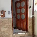 Comfortable And Cozy House Near And Center Appartamento *