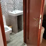 Comfortable And Cozy House Near And Center *