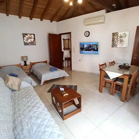 아파트 Comfortable And Cozy House Near And Center